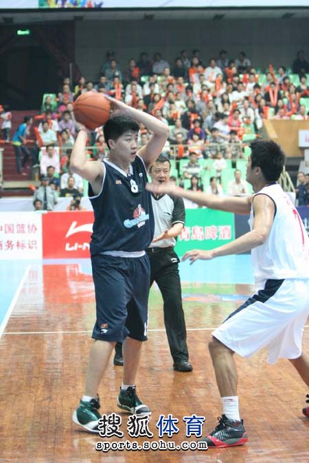 哈默德替补双响！摩洛哥加时3-2击败约旦，夺得阿拉伯杯冠军（替补奇兵哈默德梅开二度，摩洛哥加时3-2力克约旦捧起阿拉伯杯）