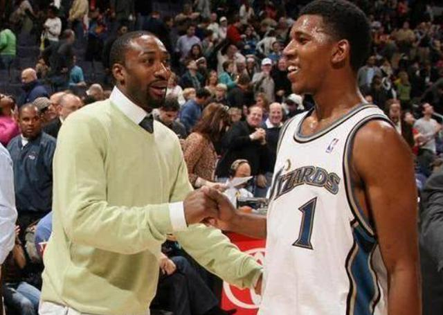 吉诺比利：马刺的表现太精彩了，熬夜11点也值了（吉诺比利盛赞马刺：表现惊艳，熬到11点看也值回票价）