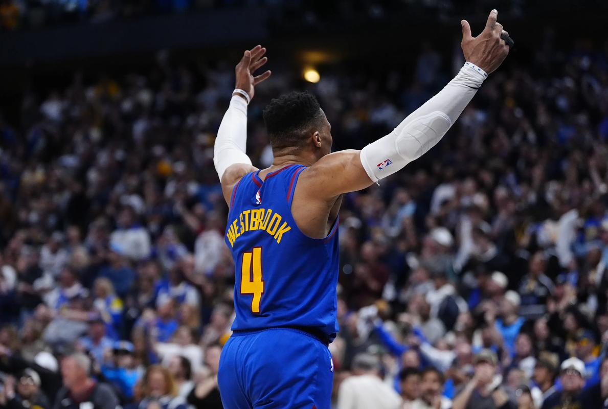 多特CEO：看到图赫尔今天的成就，后悔当初解雇了他（多特CEO直言：目睹图赫尔如今成就，悔当年解雇决定）