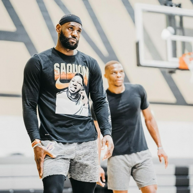 是否考虑过让凯恩休息？图赫尔：我知道他在冬天会有假期（图赫尔谈凯恩轮休：冬季他会有假期）