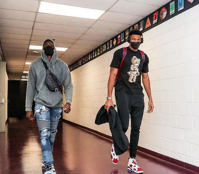 篮球勇士更新伤情报告，两名球员即将回归（勇士发布最新伤情报告，两名球员即将复出）