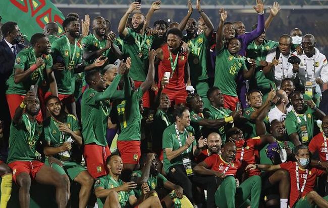 阿隆索纠错! 皇马6000万前锋蜕变：边缘人晋升主力 全队受益（阿隆索大胆纠偏，皇马6000万前锋逆袭成主力：从边缘人到中坚，全队获益）