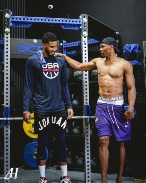 马斯坦托诺被登记在二队，皇马国王杯首发只能用3名青训球员（马斯坦托诺注册为二队，皇马国王杯首发仅能启用3名青训球员）